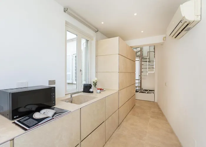 Amazing 3 Levels Penthouse Piazza Venezia * Rome