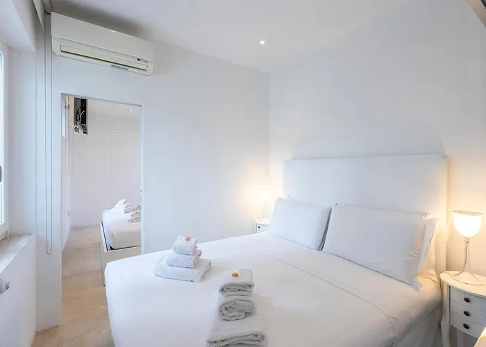 Amazing 3 Levels Penthouse Piazza Venezia
